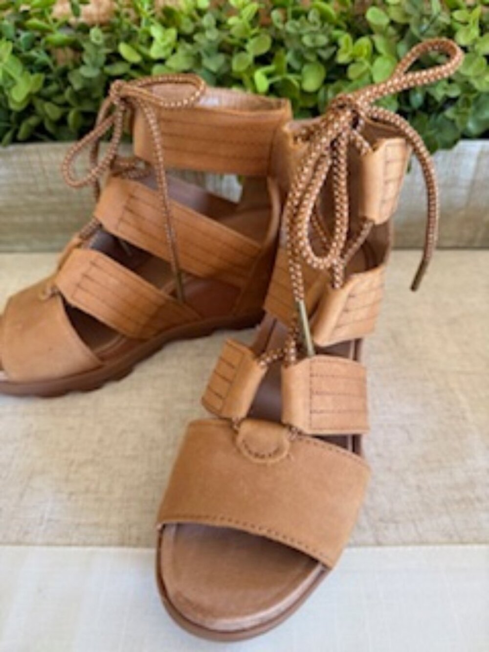 Women's Sorel Wedge tie up sandal size 7 chestnut color